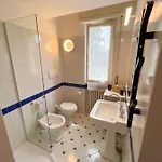 Apartament Glicine In A Tirrenia, Eleganza E Comfort A Pochi Passi Dal Mare *