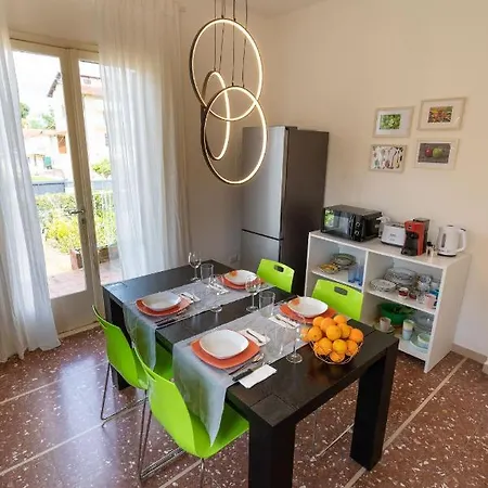 Glicine In A Tirrenia, Eleganza E Comfort A Pochi Passi Dal Mare 아파트
