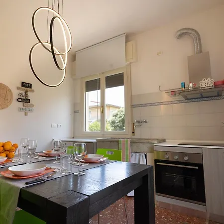Glicine In A Tirrenia, Eleganza E Comfort A Pochi Passi Dal Mare 아파트 *