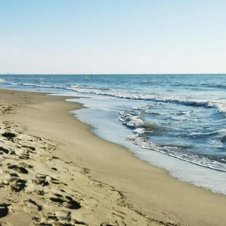 Glicine In A Tirrenia, Eleganza E Comfort A Pochi Passi Dal Mare * Piza