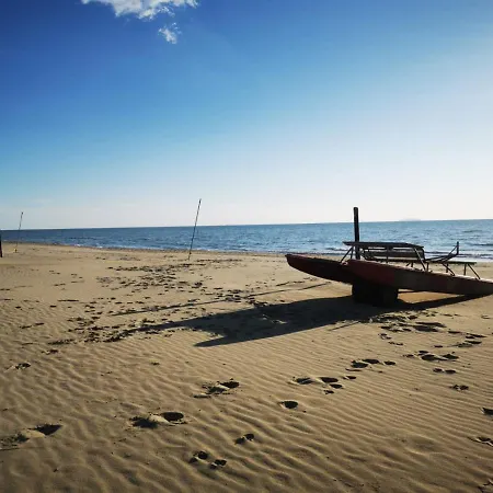 In A Tirrenia, Eleganza E Comfort A Pochi Passi Dal Mare * Pisa
